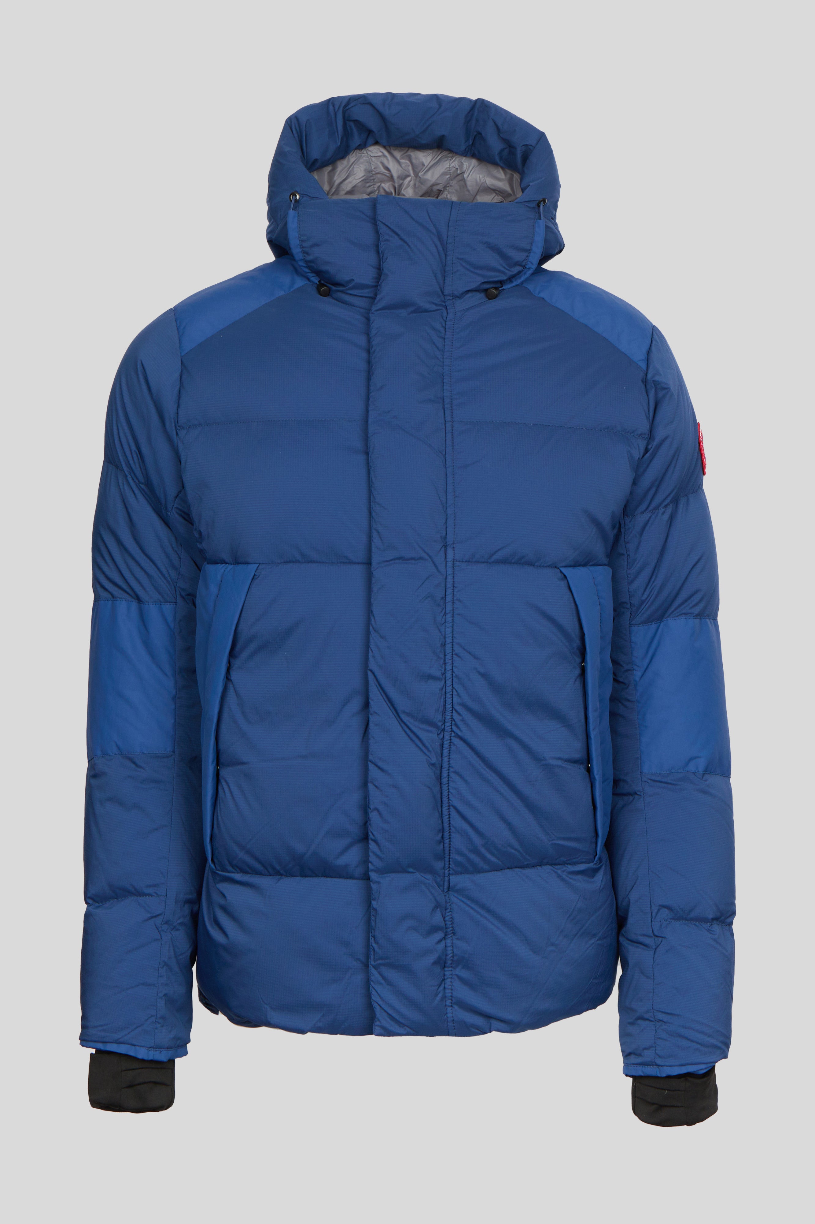 カナダグース　ArmStrong Hoody CANADA GOOSE〉ARMSTRONG HOODY 全サイズ着比べ｜ビームス 新丸の内｜BEAMS