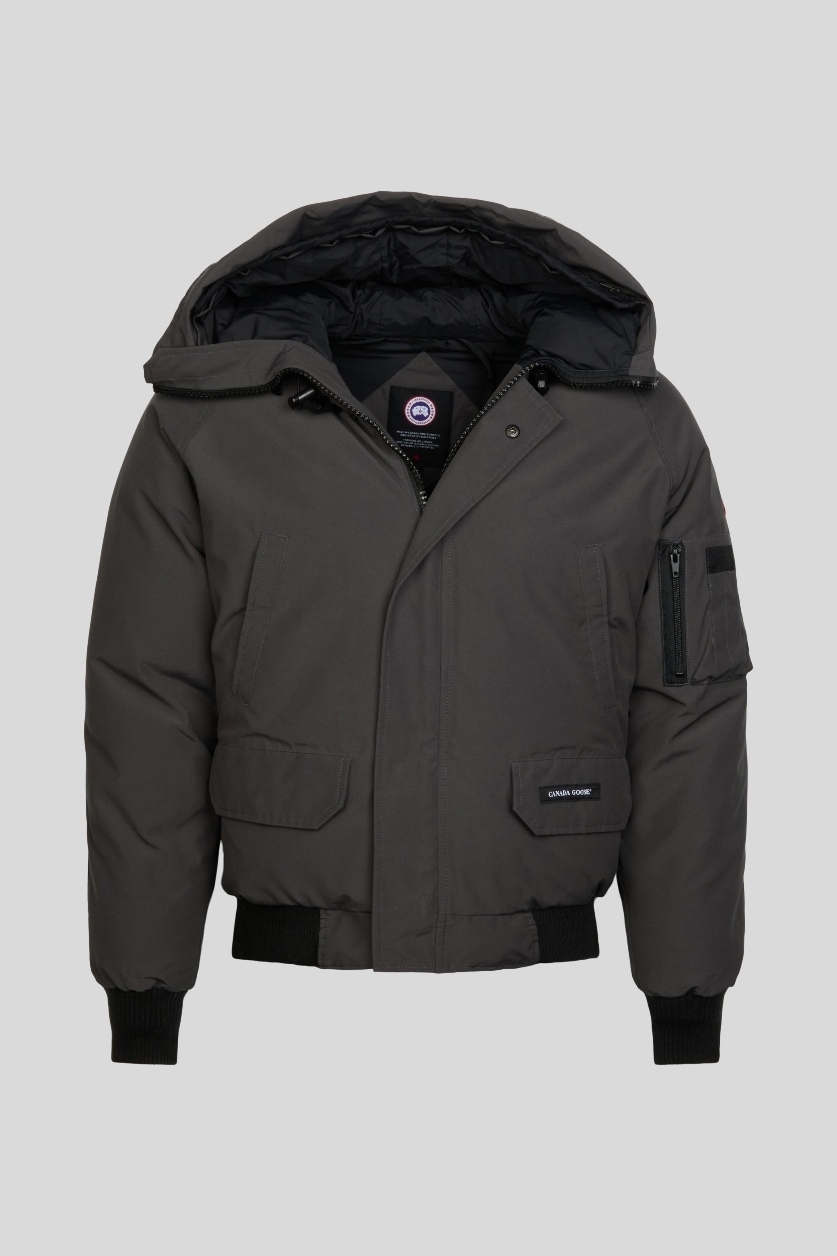 希少　可逆ビンテージ  Chilliwack Bomber Legacy Style Spotlight: The Chilliwack Bomber | CANADAGOOSE